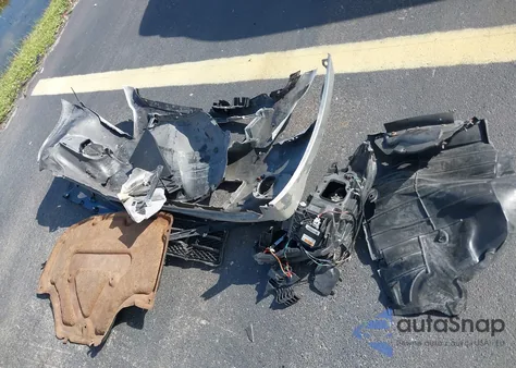 2015 Infiniti Q40 z USA, uszkodzony, nr VIN JN1CV6ARXFM651008